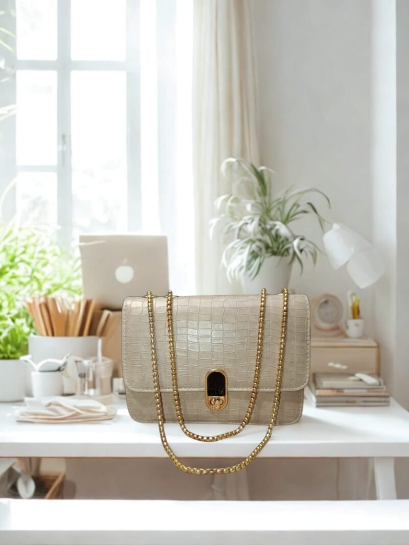 Chic Croc-Textured Beige Shoulder Bag with Golden Chain Strap