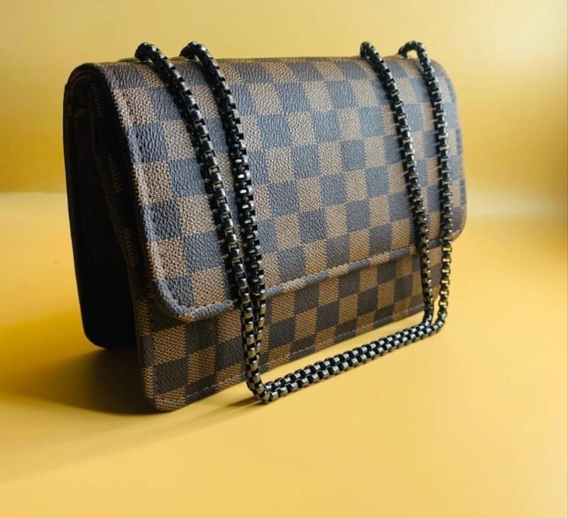 Elegant Checked Chain Shoulder Bag