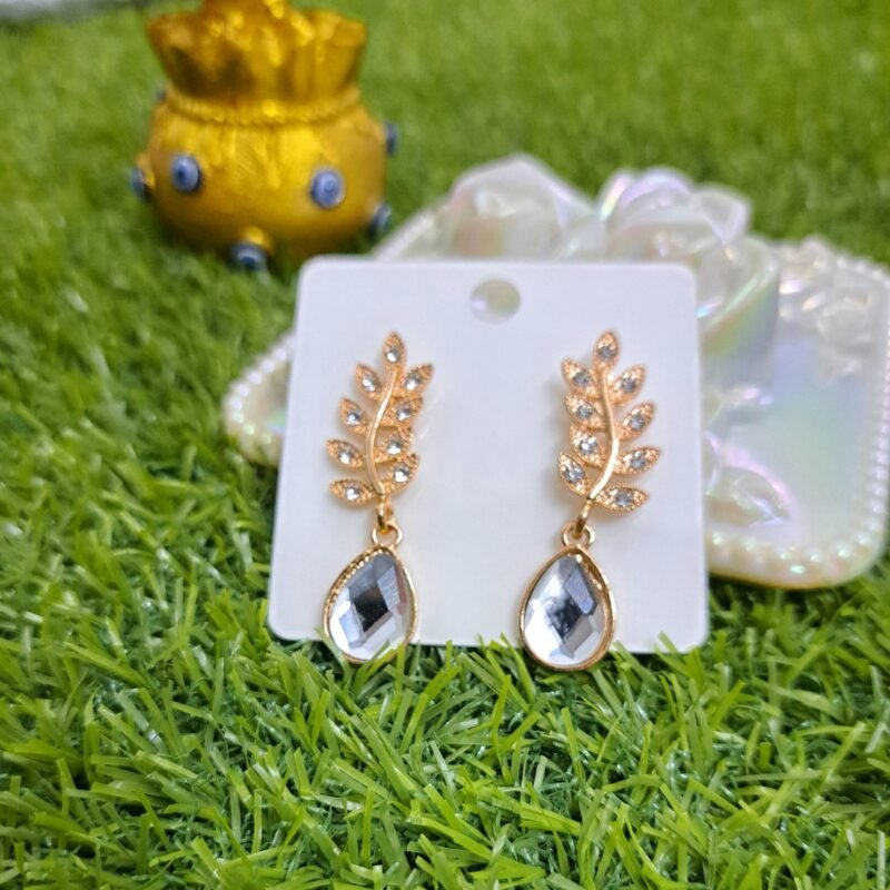 Classic Leaf Teardrop Earrings