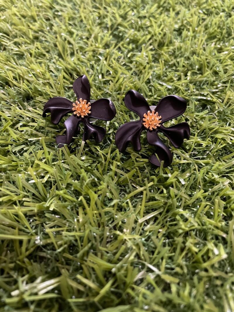 Hibiscus Flower Stud Earrings - Dark Purple